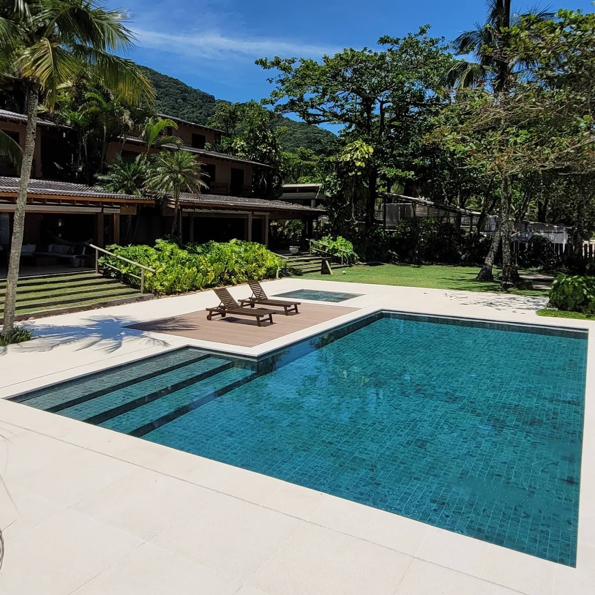 Aquazul Piscinas e Lagos — Manutenção de Piscinas em Mogi das Cruzes/SP